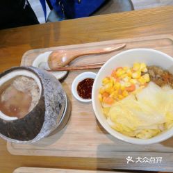 佛山美食探秘 原只椰子燉老鴨，口感與健康的完美融合